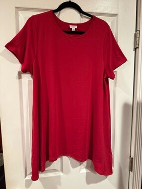 LuLaRoe Red Short Sleeve Swing Tee